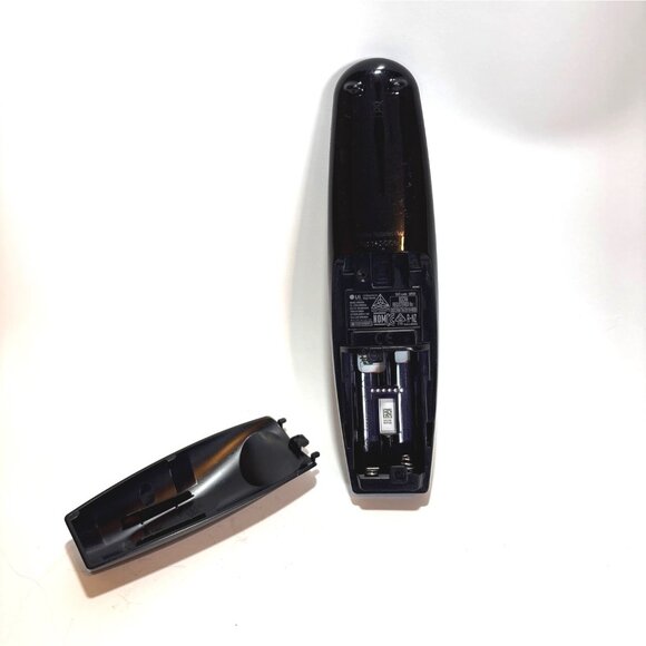 LG AN-MR650A Magic Remote Control For Smart TV With Voice Control - Picture 3 of 3